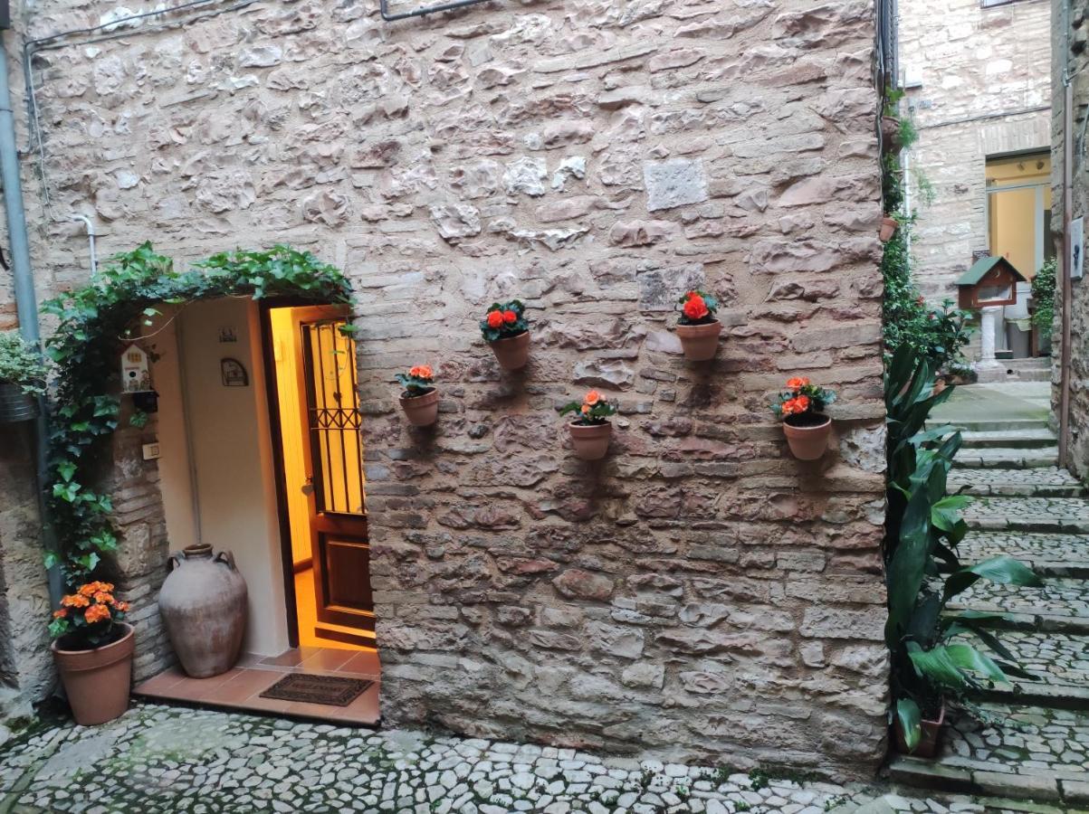 Nel Vicolo Dei Baci - Casa Vacanze Al Bacio Apartment Spello Exterior photo